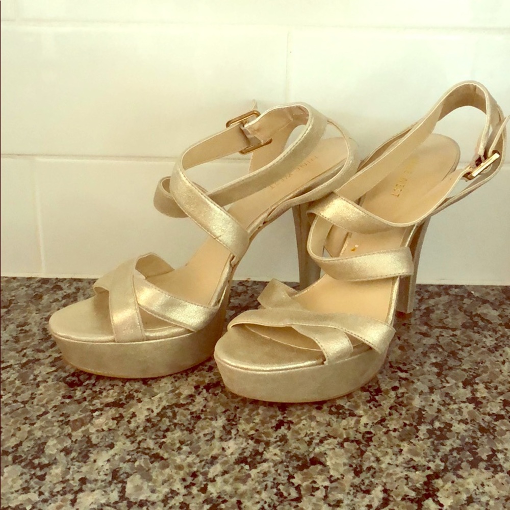 Light metallic gold sandal heels 9 NEW Nine West